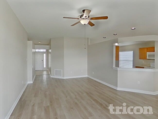 945 Ridge Haven Dr in Brandon, FL - Foto de edificio - Building Photo