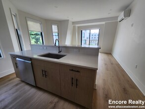 69 Bailey St, Unit 308 in Boston, MA - Building Photo - Building Photo