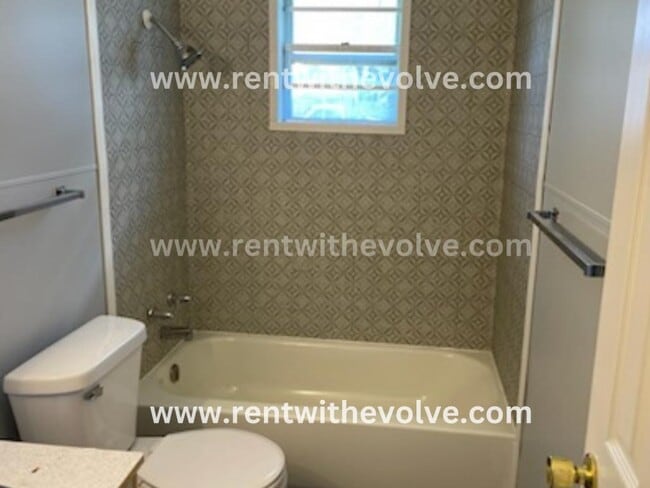 225 S Angle St in Dunkirk, IN - Building Photo - Building Photo