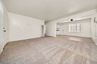 4184 Cornelia Way in North Highlands, CA - Building Photo - Building Photo