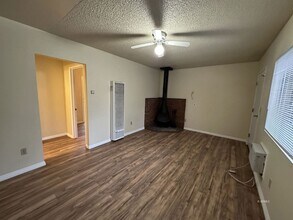 25840 CA-243 in Idyllwild, CA - Foto de edificio - Building Photo