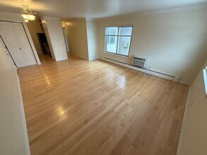 2018 Oakland in Milwaukee, WI - Foto de edificio - Building Photo