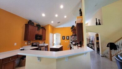 8247 Hedgewood Dr in Jacksonville, FL - Foto de edificio - Building Photo