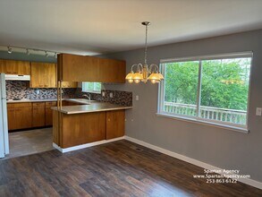 2405 S Meridian, Unit 2405 S Meridian in Puyallup, WA - Building Photo - Building Photo