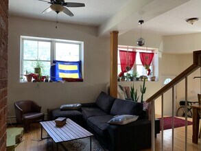 106 Central St, Unit 1 in Somerville, MA - Building Photo - Building Photo