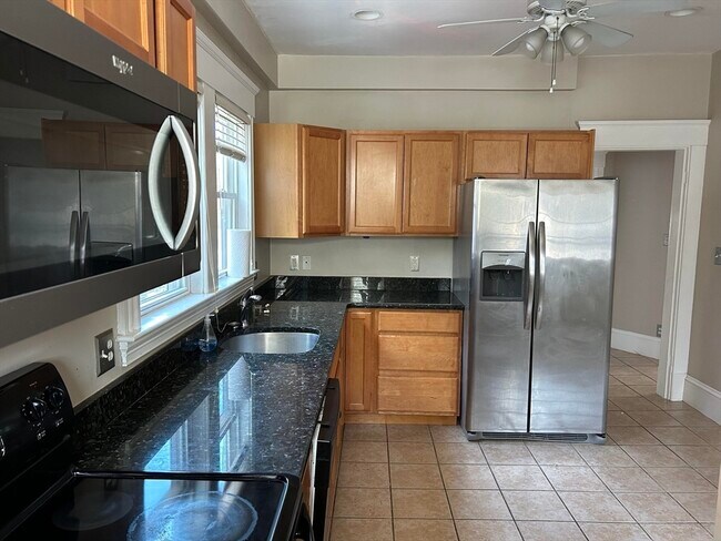 104 W Quincy St in Somerville, MA - Building Photo - Building Photo