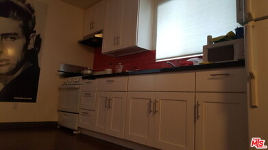 1126 Irolo St in Los Angeles, CA - Building Photo - Building Photo