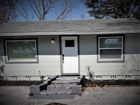 3115 54th Ave N, Unit 2 in St. Petersburg, FL - Building Photo