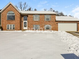 6 N Cottonwood Ct in Alexandria, KY - Building Photo