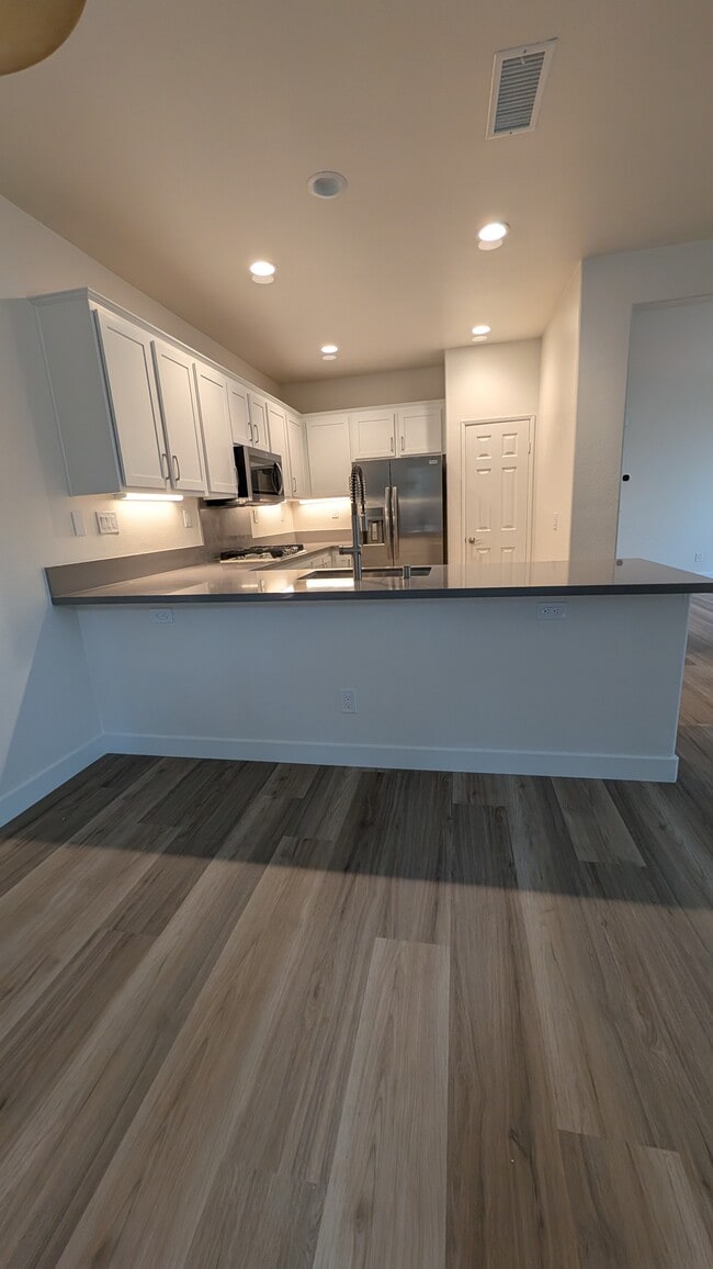 9476 Questa Pointe in San Diego, CA - Foto de edificio - Building Photo