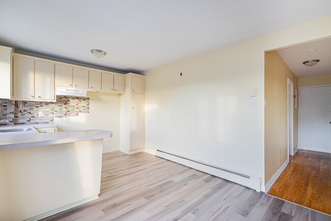 property at 411 Av. Copernic