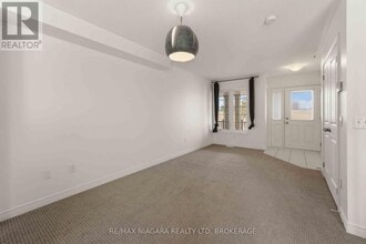 48 Juneberry Rd in Thorold, ON - Building Photo - Building Photo