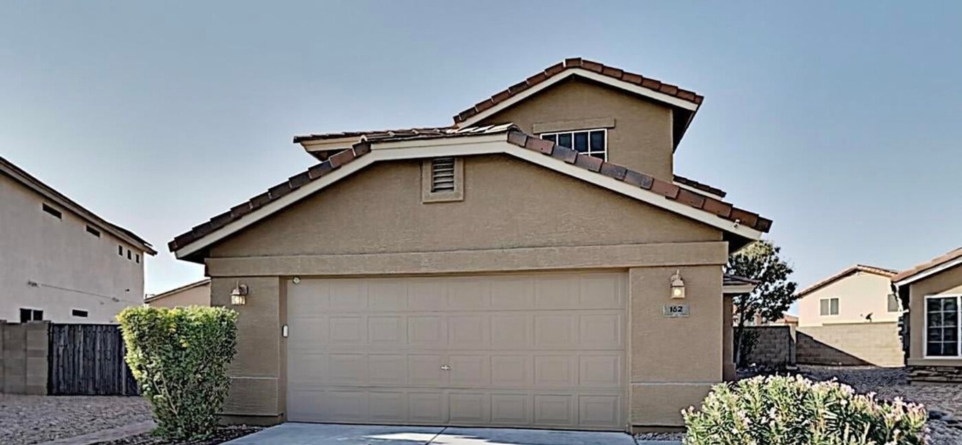 162 S 223rd Ave in Buckeye, AZ - Foto de edificio