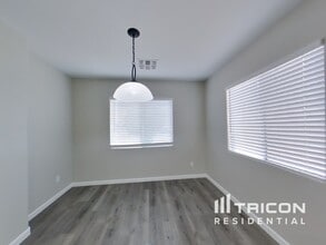 4558 E Silverbell Rd in Queen Creek, AZ - Building Photo - Building Photo