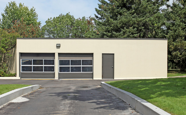 900 Wilson Rd N in Oshawa, ON - Building Photo - Building Photo