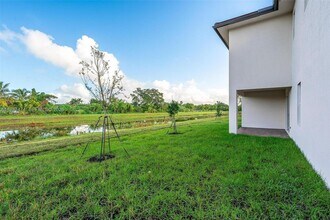 12289 SW 43rd St in Davie, FL - Foto de edificio - Building Photo
