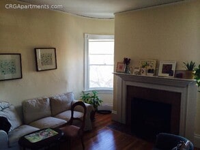 10 Ware St, Unit 206A in Cambridge, MA - Building Photo - Building Photo