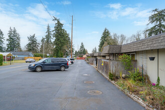 Woodshire Apartments in Tacoma, WA - Foto de edificio - Building Photo