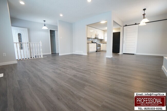 2644 83 St NW in Edmonton, AB - Building Photo - Building Photo