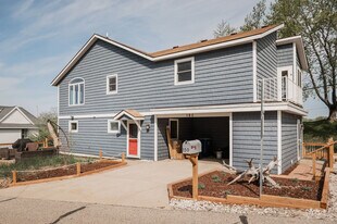 150 Prospect St in Grand Haven, MI - Building Photo