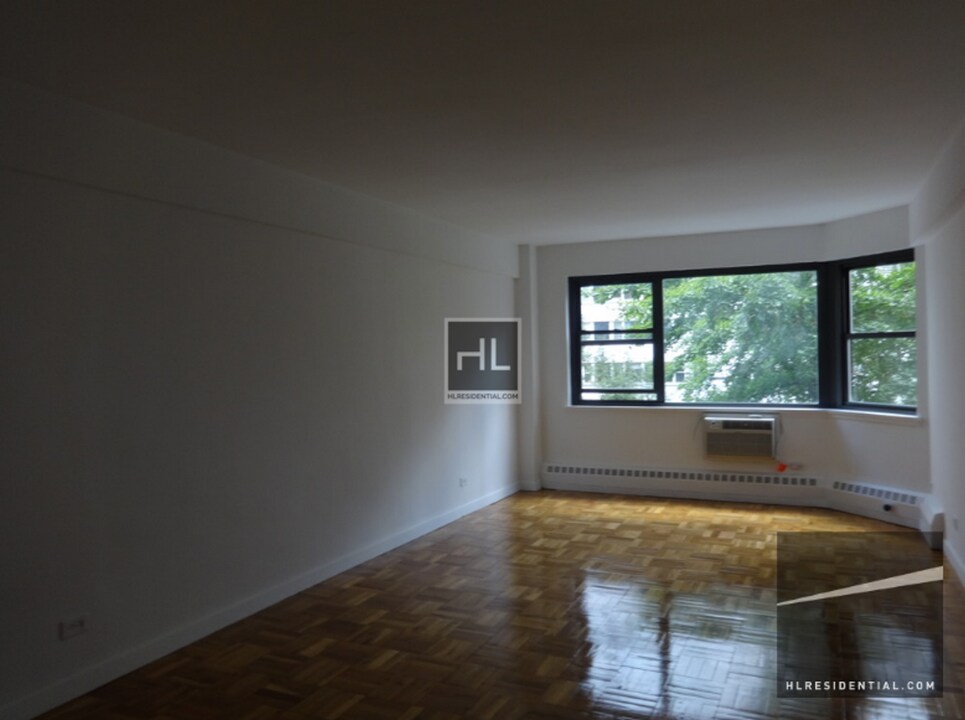 EAST 69 STREET in New York, NY - Building Photo