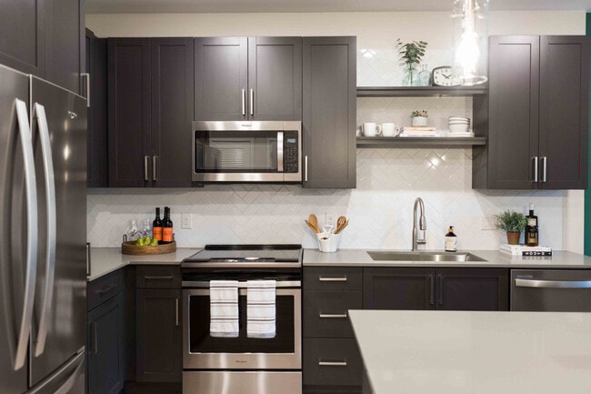 Live 8 West in Atlanta, GA - Building Photo - Building Photo