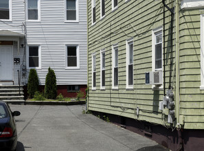 76 Preston St in Providence, RI - Foto de edificio - Building Photo