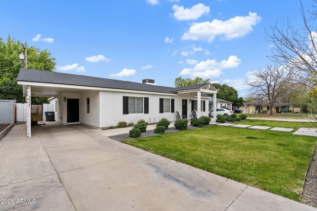 3515 E Piccadilly Rd in Phoenix, AZ - Building Photo - Building Photo