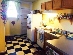 3204 Stuart Ave, Unit D in Richmond, VA - Foto de edificio - Building Photo