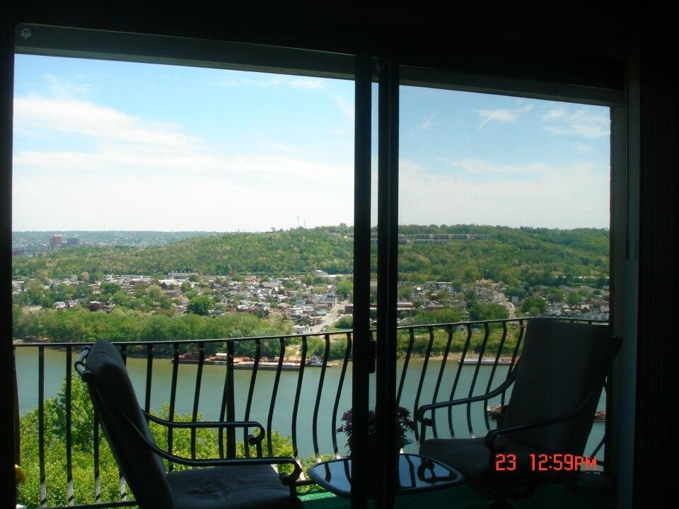 355 Grand Ave in Cincinnati, OH - Building Photo
