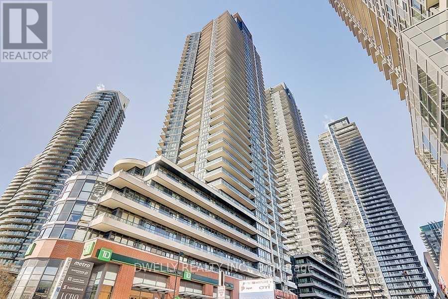 2212-2212 Lake Shore Blvd W in Toronto, ON - Building Photo