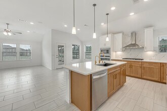 15702 Rosemary Hl Ln in Conroe, TX - Building Photo - Building Photo