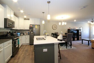 19505 Tamarack Point in Maple Grove, MN - Building Photo - Building Photo