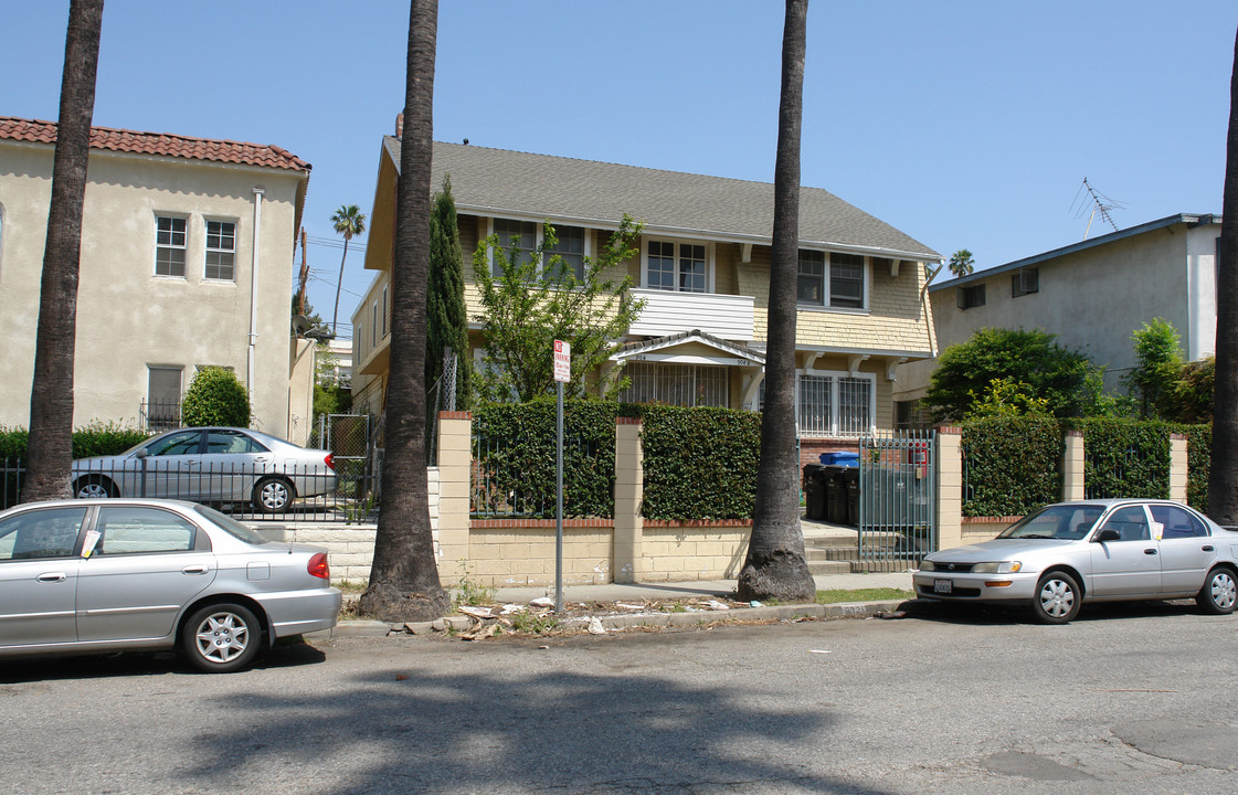 902 Fedora St in Los Angeles, CA - Foto de edificio
