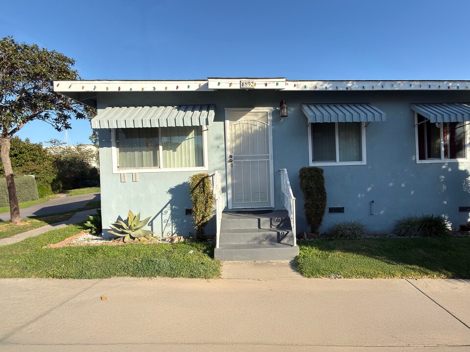 1892 Cedar Ave, Unit 1892 in Long Beach, CA - Building Photo