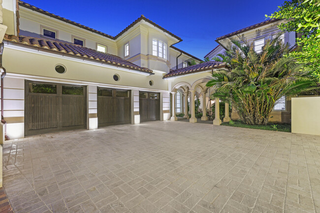 361 Mizner Lake Estates Dr in Boca Raton, FL - Foto de edificio - Building Photo