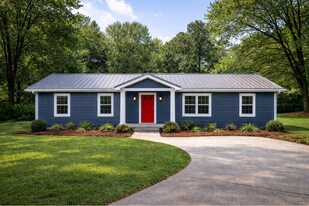 1820 Circle Dr in Leighton, AL - Building Photo