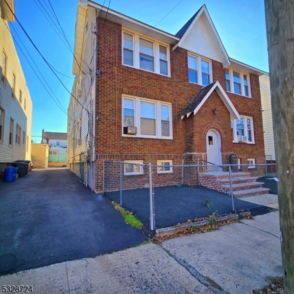 364 Wainwright St in Newark, NJ - Building Photo - Building Photo