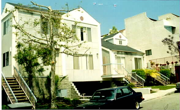 115 Maynard St in Glendale, CA - Building Photo