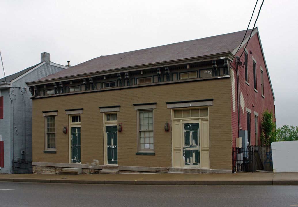 1114-1116 W Pike St in Covington, KY - Building Photo