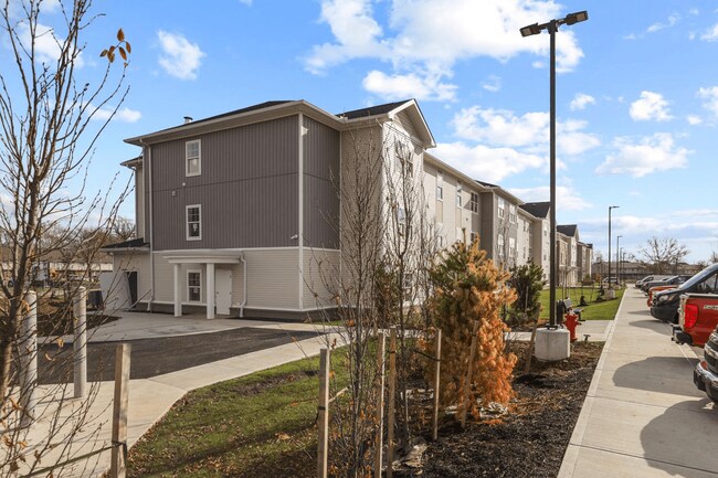 Dunbury Greene in Columbus, OH - Building Photo - Building Photo