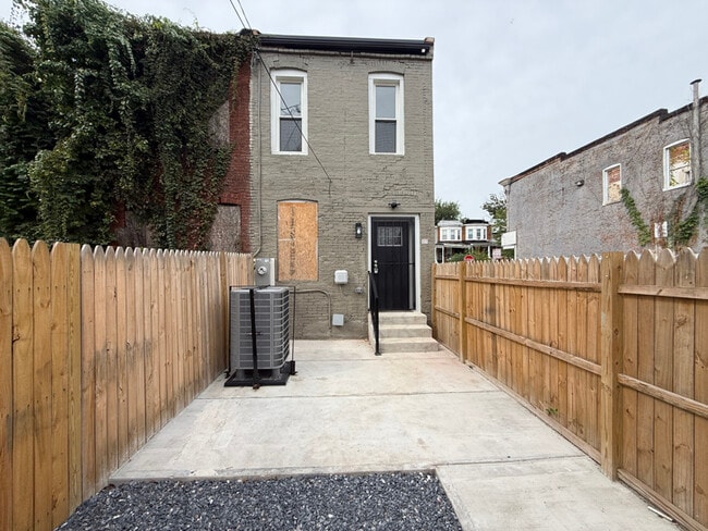 2009 N Smallwood St in Baltimore, MD - Building Photo - Building Photo