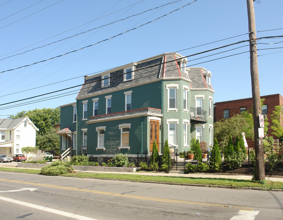 1371 N High St in Columbus, OH - Foto de edificio