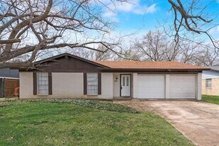 4809 Jordan Park Dr in Haltom City, TX - Building Photo