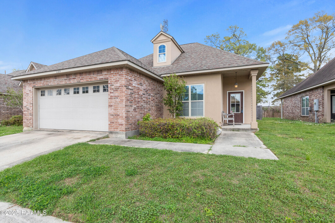 229 Rosemary Pl in Lafayette, LA - Building Photo