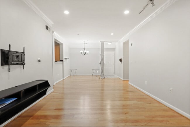 4850 Eisenhower Ave in Alexandria, VA - Building Photo - Building Photo