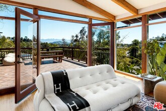 2251 Sunset Heights Dr in Los Angeles, CA - Building Photo - Building Photo