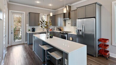 7072 Kodiak Dr in Baton Rouge, LA - Foto de edificio - Building Photo