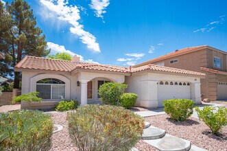 8633 Copper Mountain Ave in Las Vegas, NV - Building Photo - Building Photo