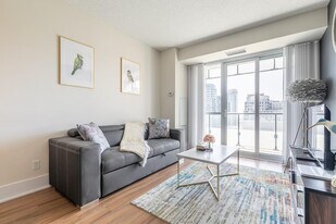 300 Front St W, Unit SI ID1462207P in Toronto, ON - Building Photo